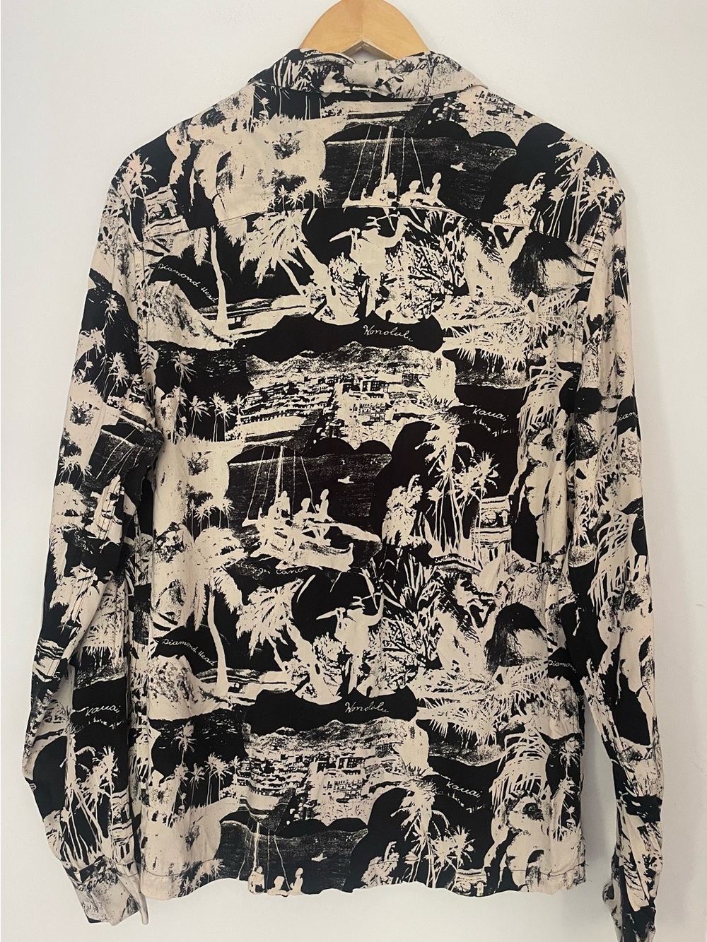 AllSaints Hawaiian Print Button Up Shirt Black Cream Size L - Picture 4 of 10